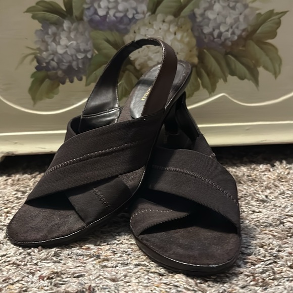 A2 by Aerosoles, Brown  Heeled Sandals, Size 7.5 - Picture 6 of 6
